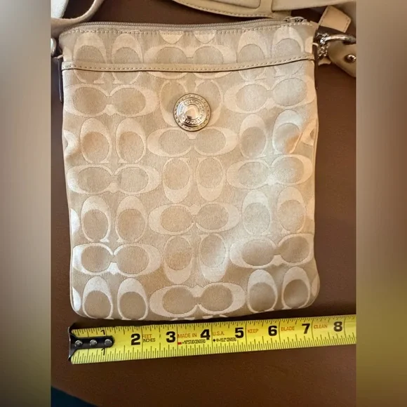 **SALE**Coach Beige Signature Crossbody Bag from 2008 - Picture 12 of 16